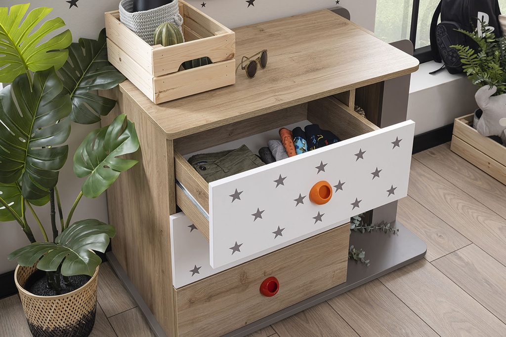 MONTESSORI HUT S CHEST OF DRAWER